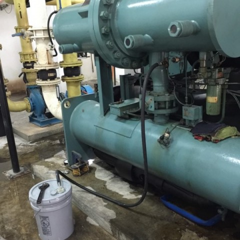 Chiller System Compressor Oil Change Service图2