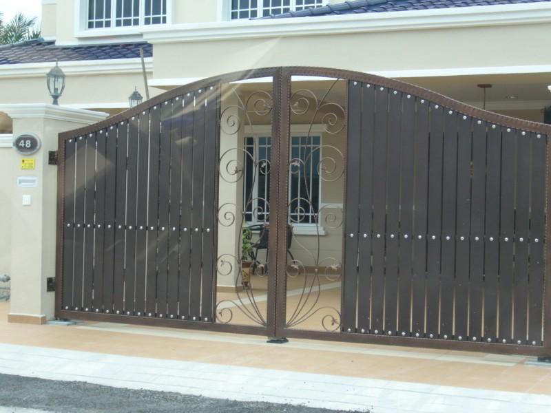 Wrought Iron Swing Gate - 04