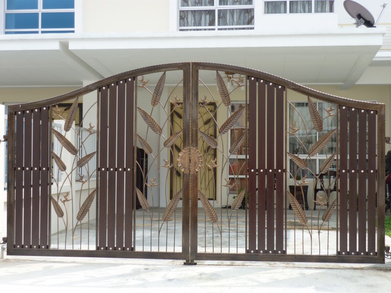 Wrought Iron Swing Gate - 02