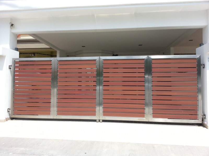 Stainless Steel Folding Gate - 03