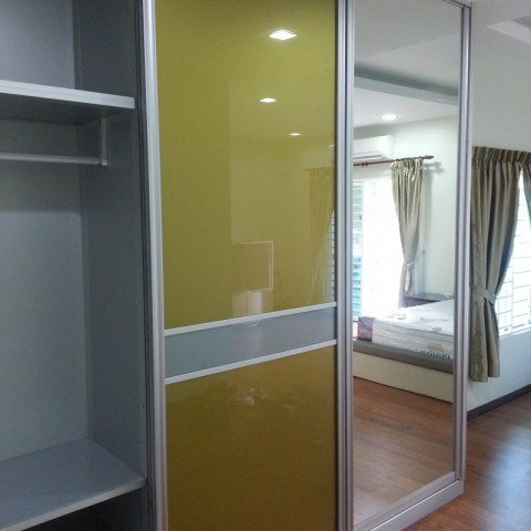 wardrobe with anti jump door图3