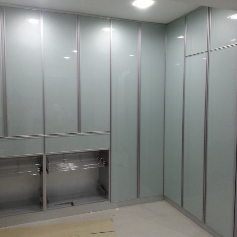 wardrobe with 3G door图2