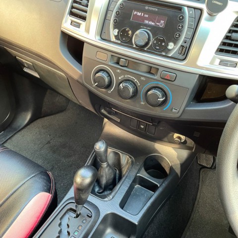 Toyota Hilux 2.5 vnt Auto图8