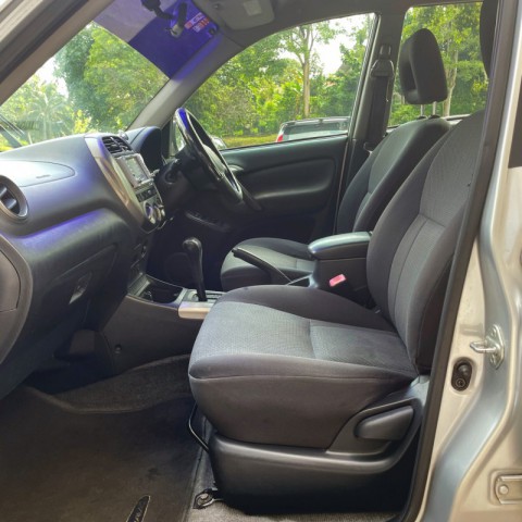 Toyota Rav4 L 2.0 vvti AWD图8