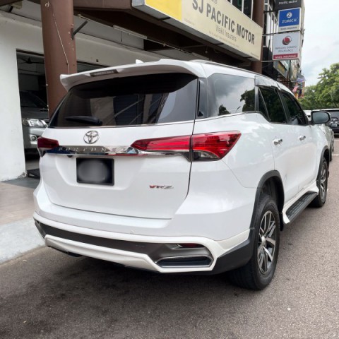 Toyota Fortuner 2.4 VRZ Intercooler Turbo 4x4 Diesel图2