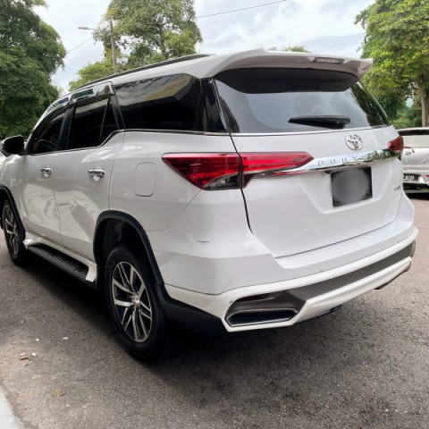 Toyota Fortuner 2.4 VRZ Intercooler Turbo 4x4 Diesel图6