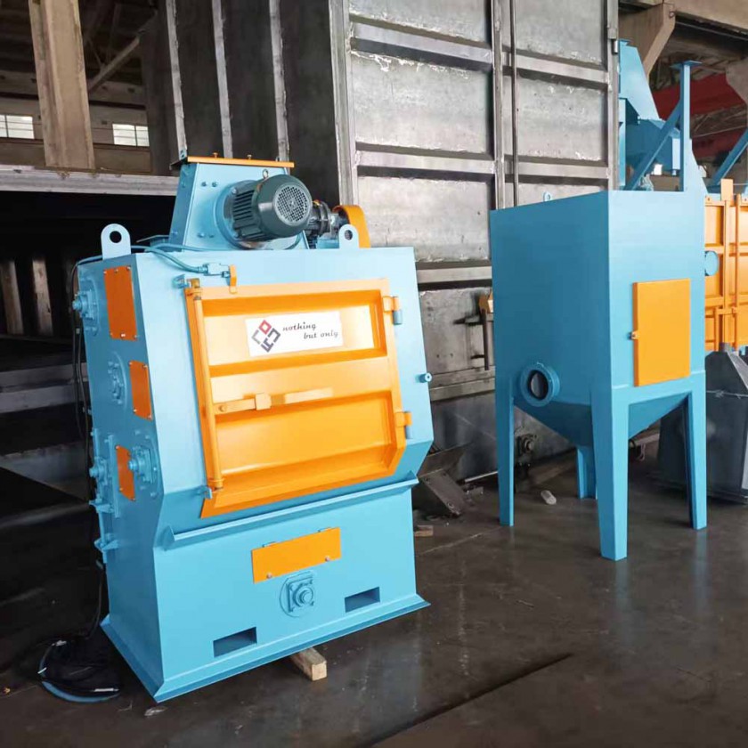 Q326 Tumble Rubber Belt (Crawler Type) Shot Blasting Machine to India for rubber industryͼ2